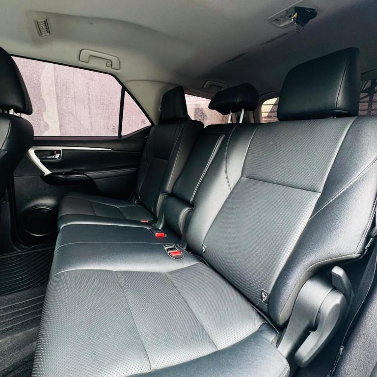 TOYOTA Hilux SW4 - Foto