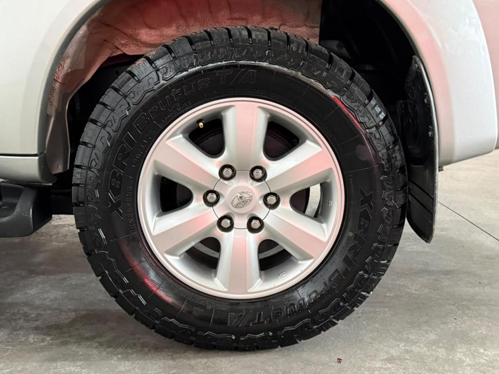 TOYOTA Hilux SW4 - Foto