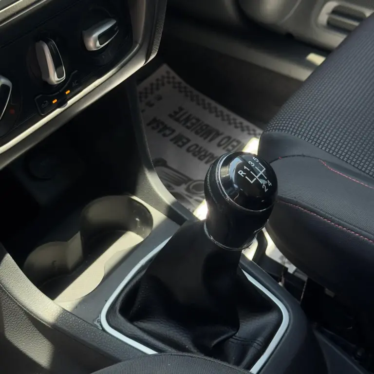 VOLKSWAGEN Fox - Foto