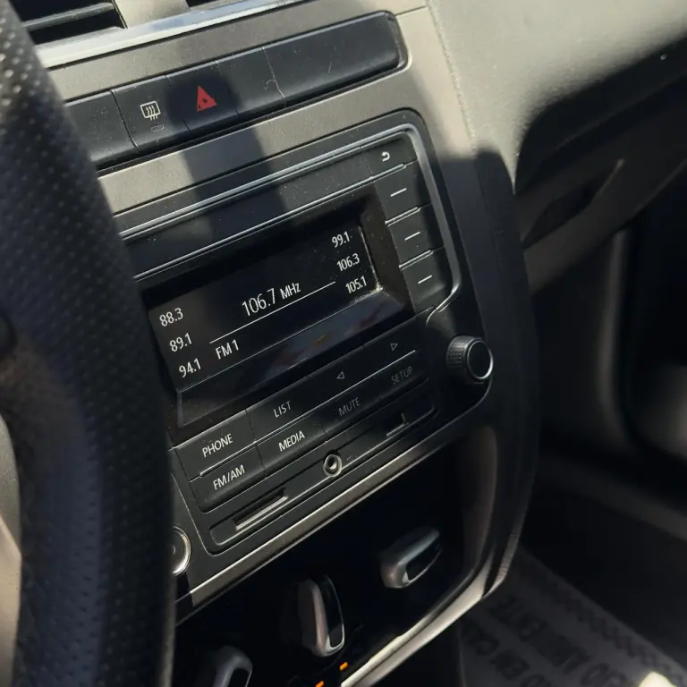 VOLKSWAGEN Fox - Foto