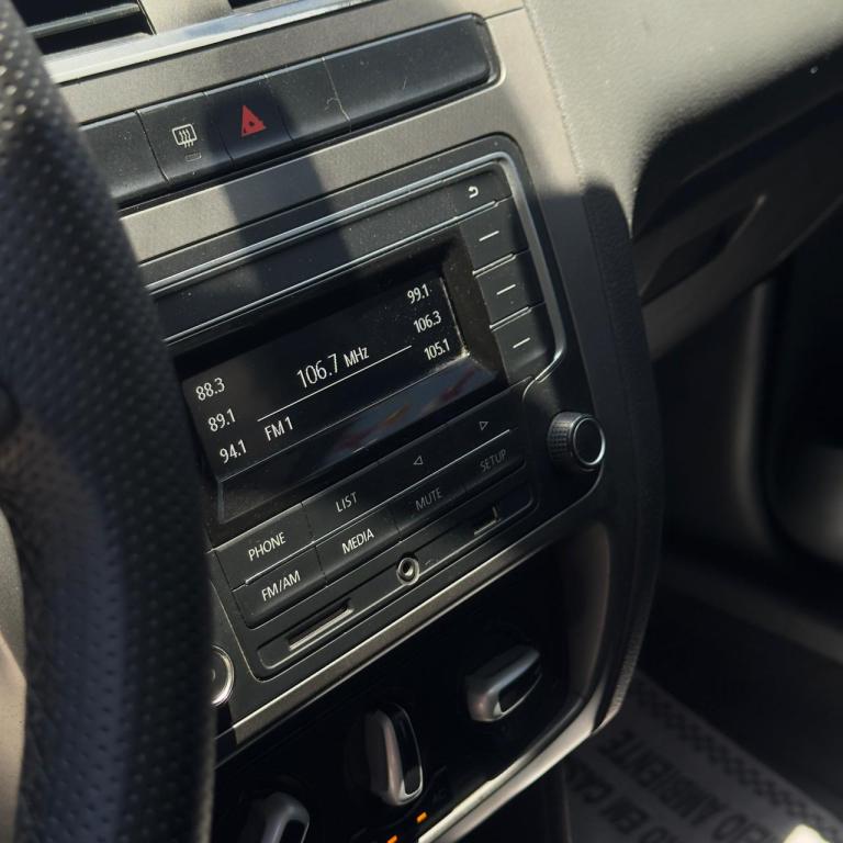 VOLKSWAGEN Fox - Foto