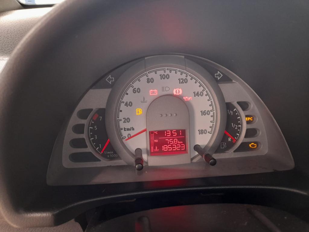 VOLKSWAGEN Fox - Foto