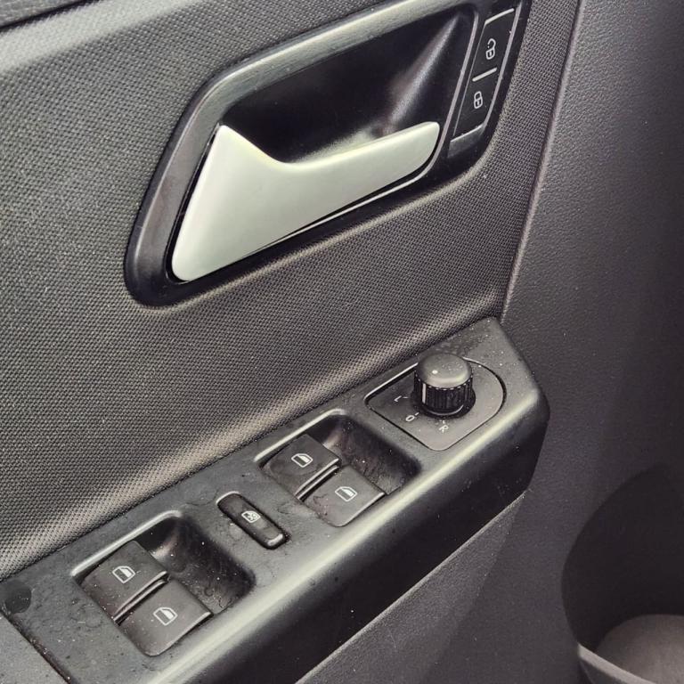 VOLKSWAGEN Fox - Foto