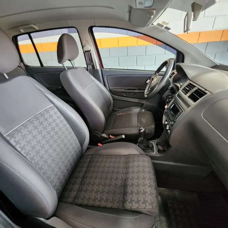 VOLKSWAGEN Fox - Foto