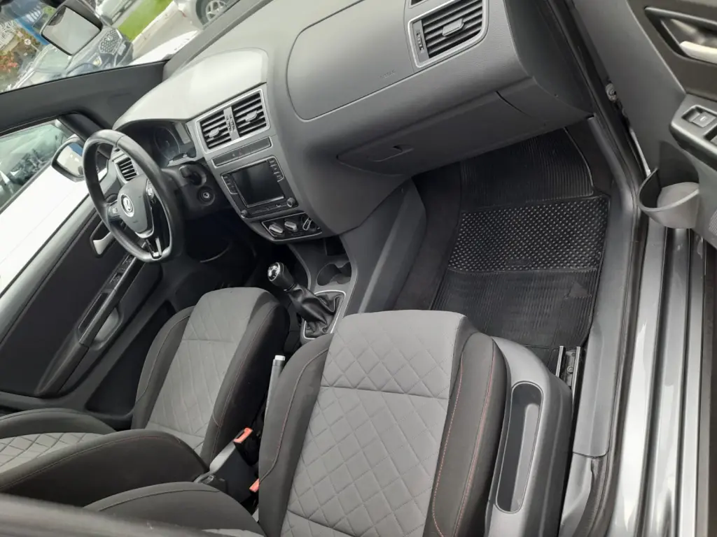 VOLKSWAGEN Fox - Foto