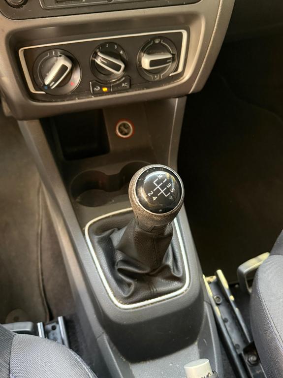 VOLKSWAGEN Fox - Foto