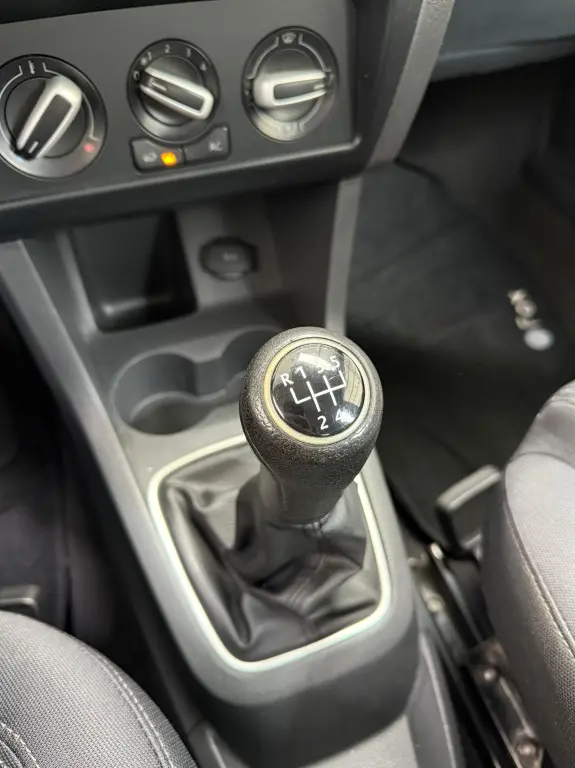 VOLKSWAGEN Fox - Foto