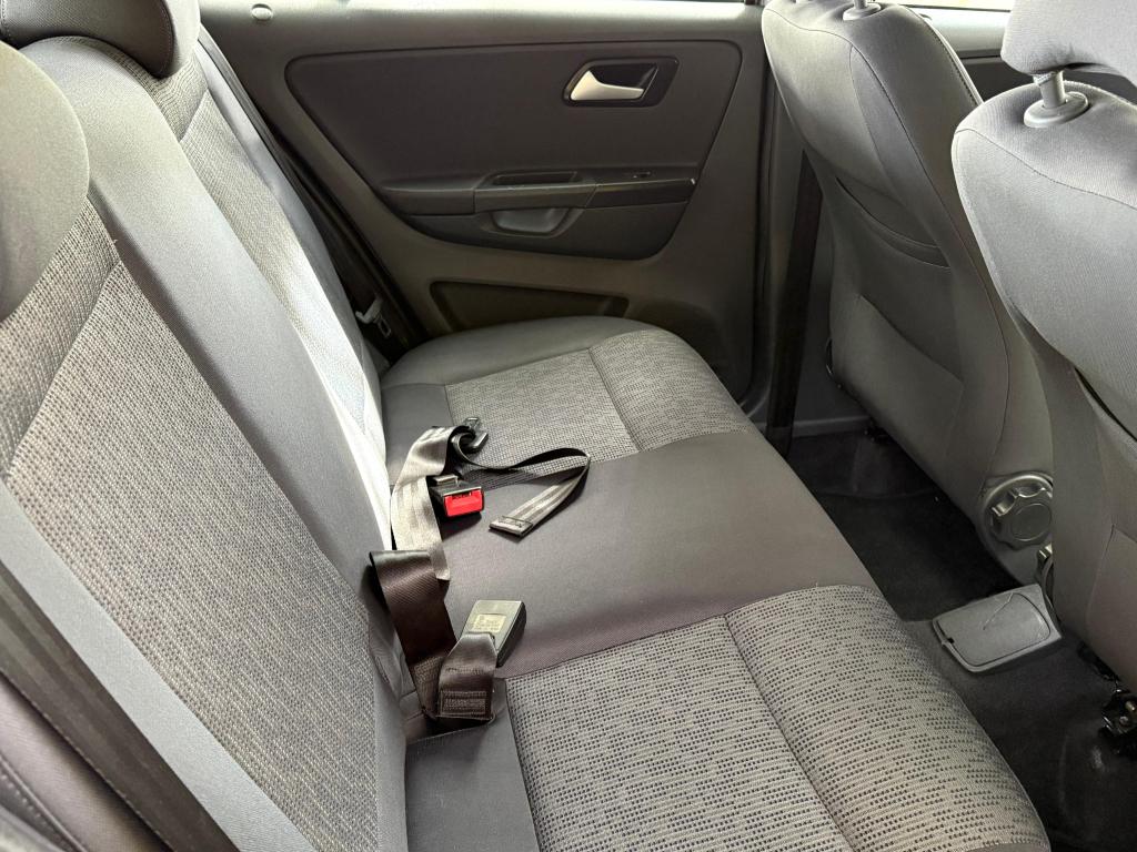 VOLKSWAGEN Fox - Foto