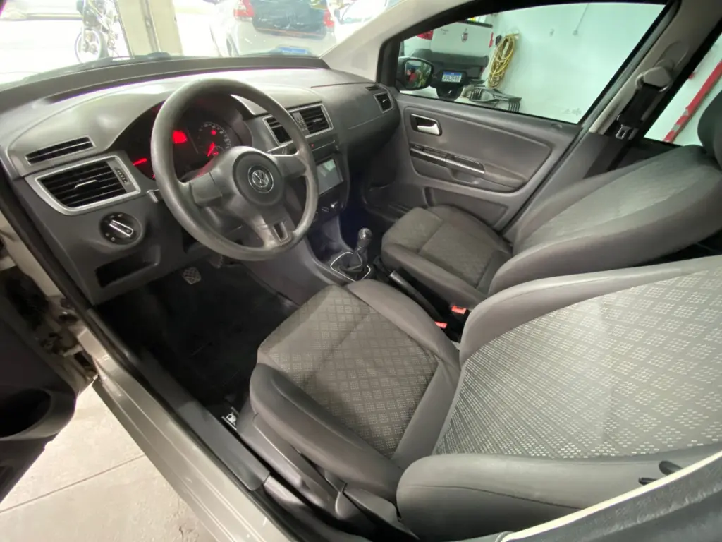VOLKSWAGEN Fox - Foto