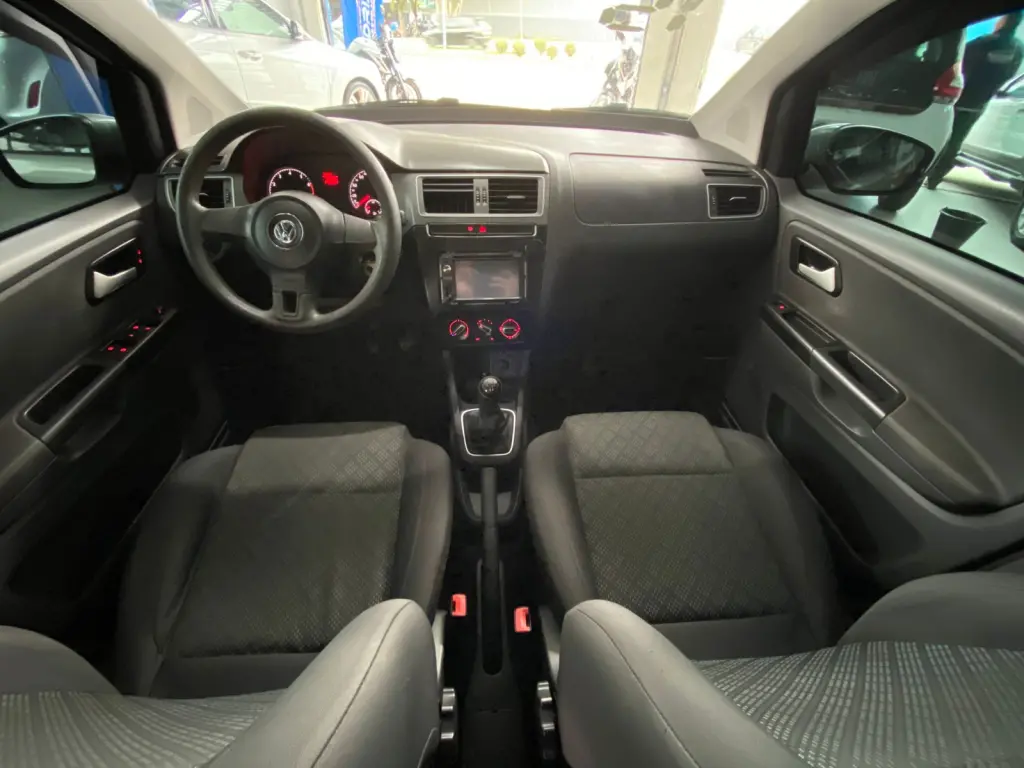 VOLKSWAGEN Fox - Foto