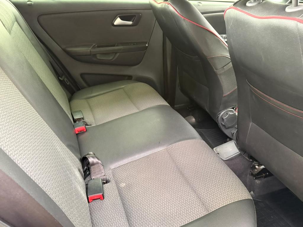VOLKSWAGEN Fox - Foto