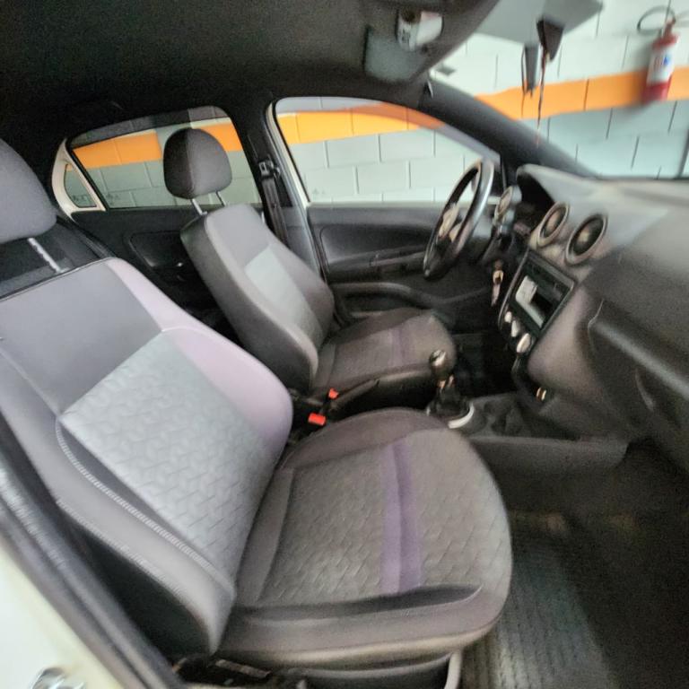 VOLKSWAGEN Gol - Foto