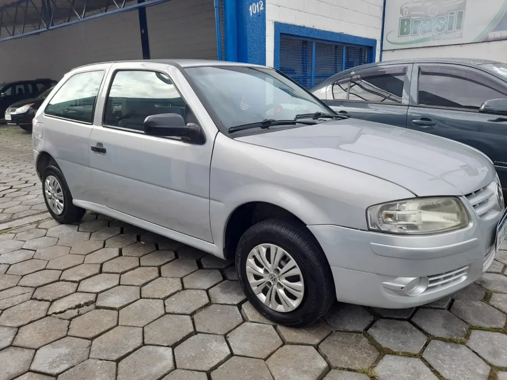 VOLKSWAGEN Gol