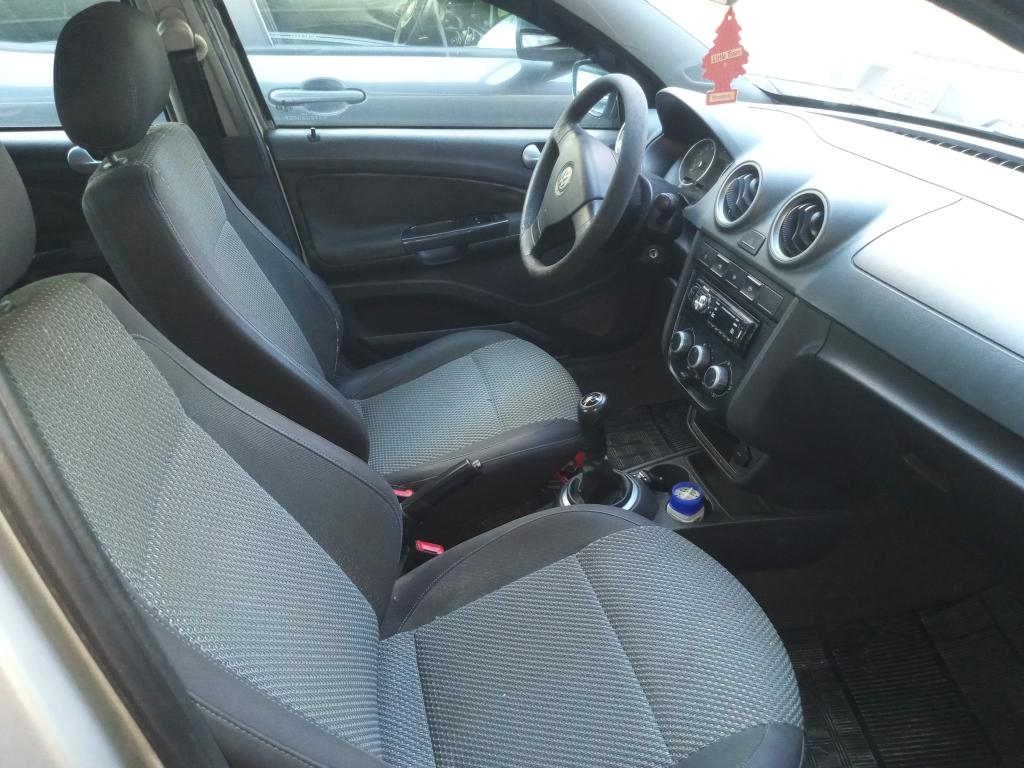 VOLKSWAGEN Gol - Foto