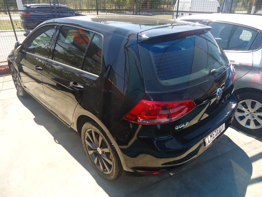 VOLKSWAGEN Golf - Foto