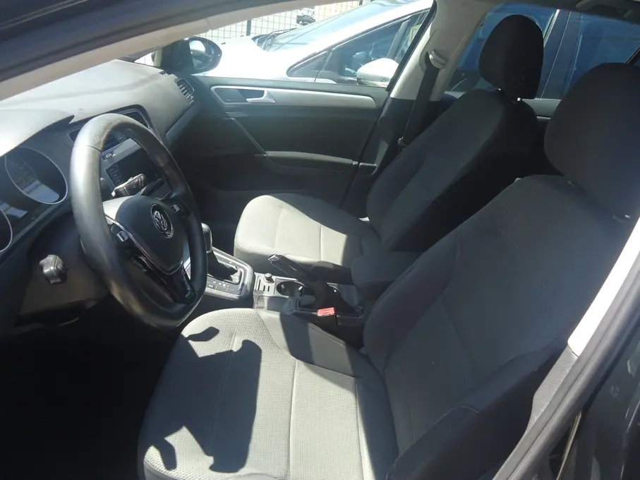 VOLKSWAGEN Golf - Foto