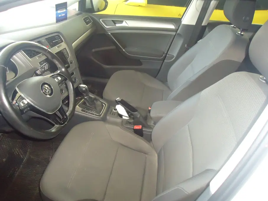 VOLKSWAGEN Golf - Foto