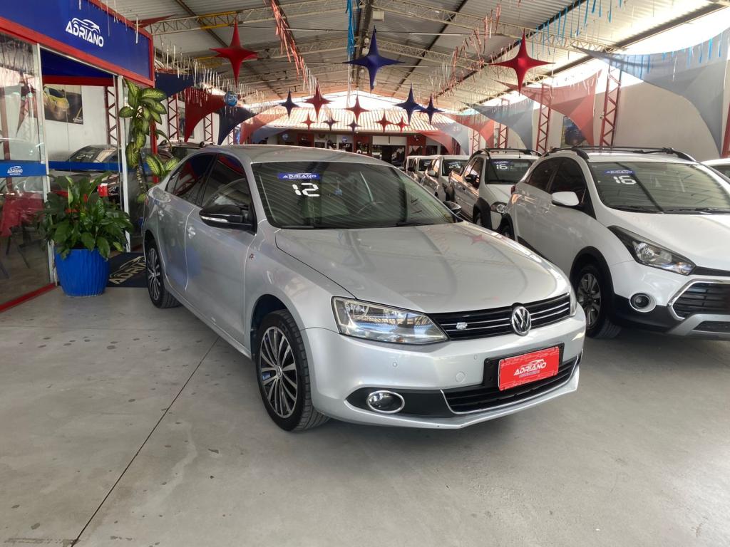 VOLKSWAGEN Jetta - Foto