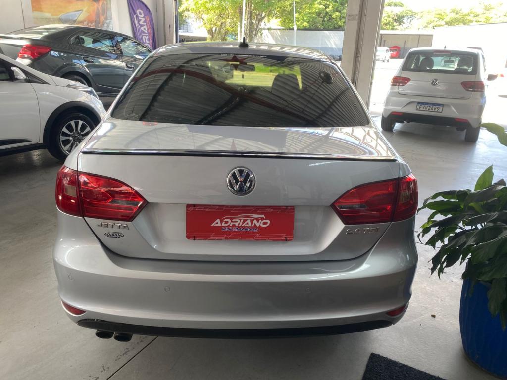 VOLKSWAGEN Jetta - Foto