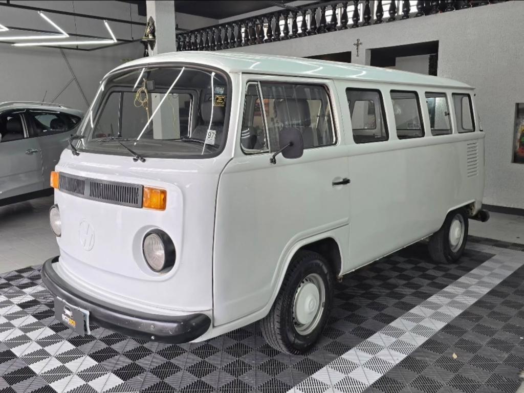VOLKSWAGEN Kombi