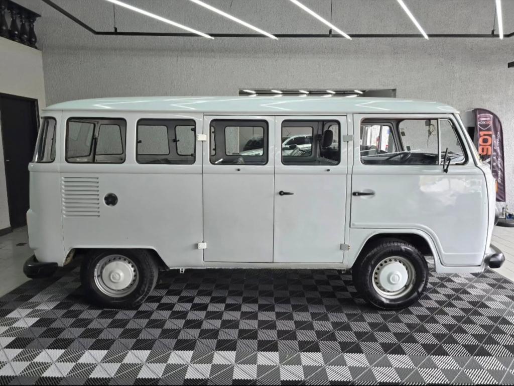 VOLKSWAGEN Kombi - Foto