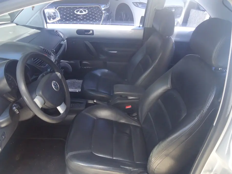 VOLKSWAGEN New Beetle - Foto