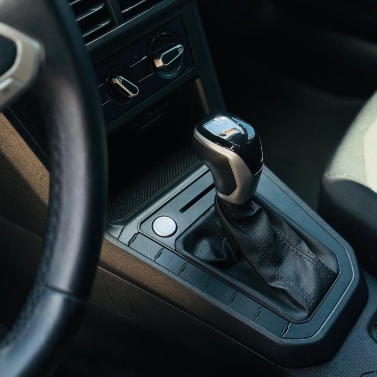 VOLKSWAGEN Polo Hatch - Foto