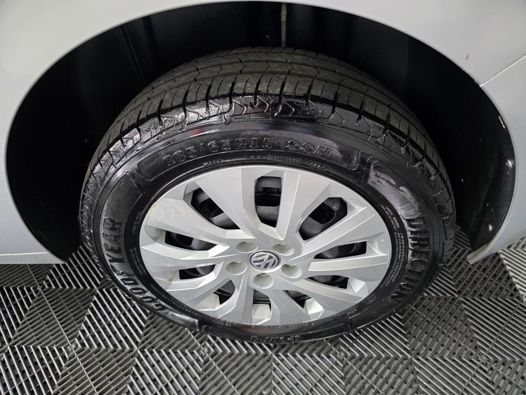 VOLKSWAGEN Polo Hatch - Foto