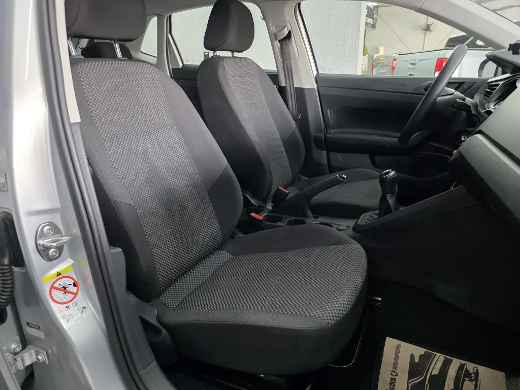 VOLKSWAGEN Polo Hatch - Foto