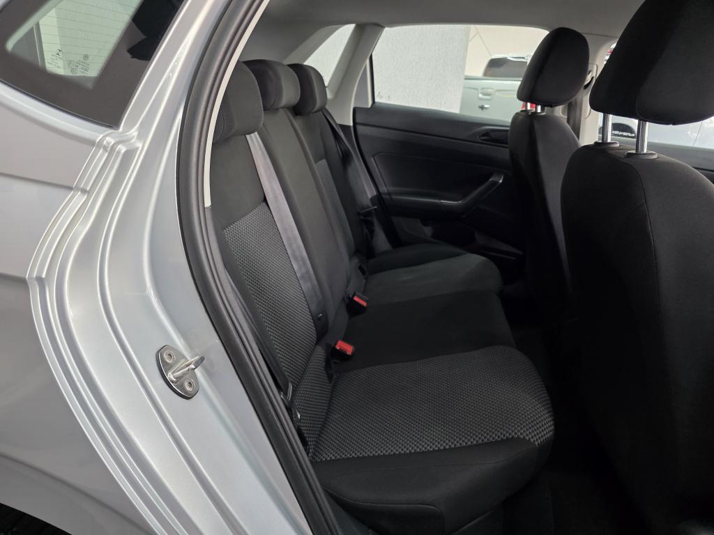 VOLKSWAGEN Polo Hatch - Foto