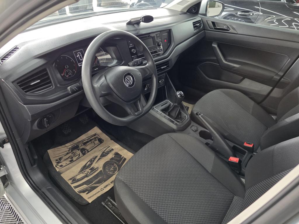 VOLKSWAGEN Polo Hatch - Foto