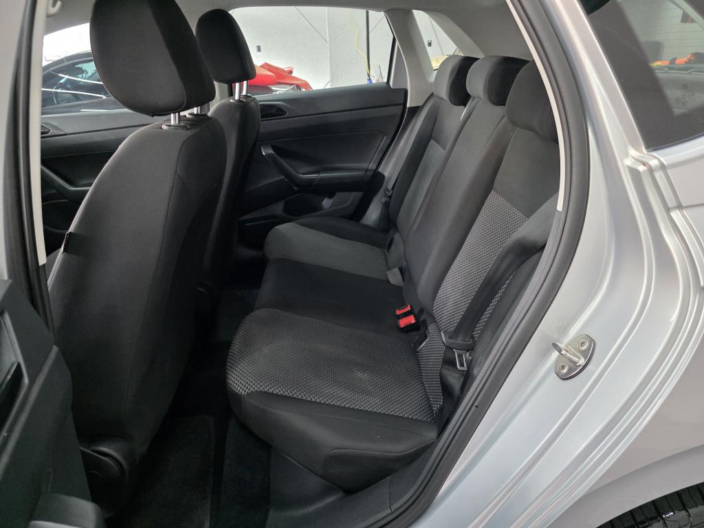 VOLKSWAGEN Polo Hatch - Foto