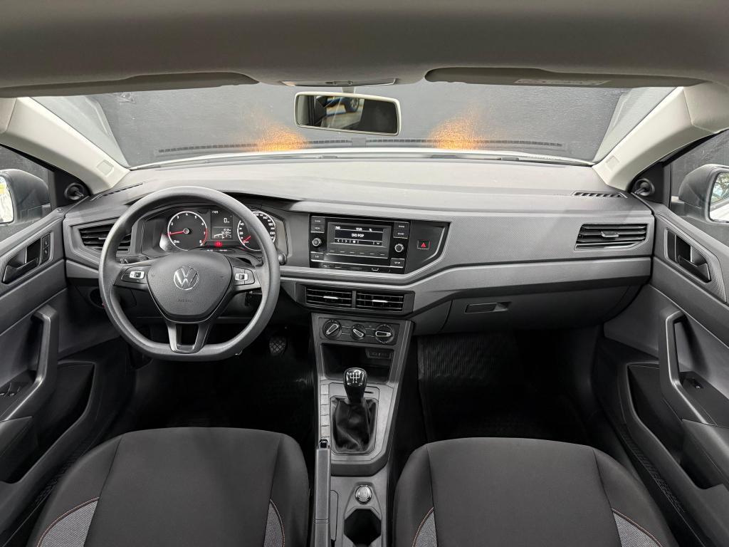 VOLKSWAGEN Polo Hatch - Foto