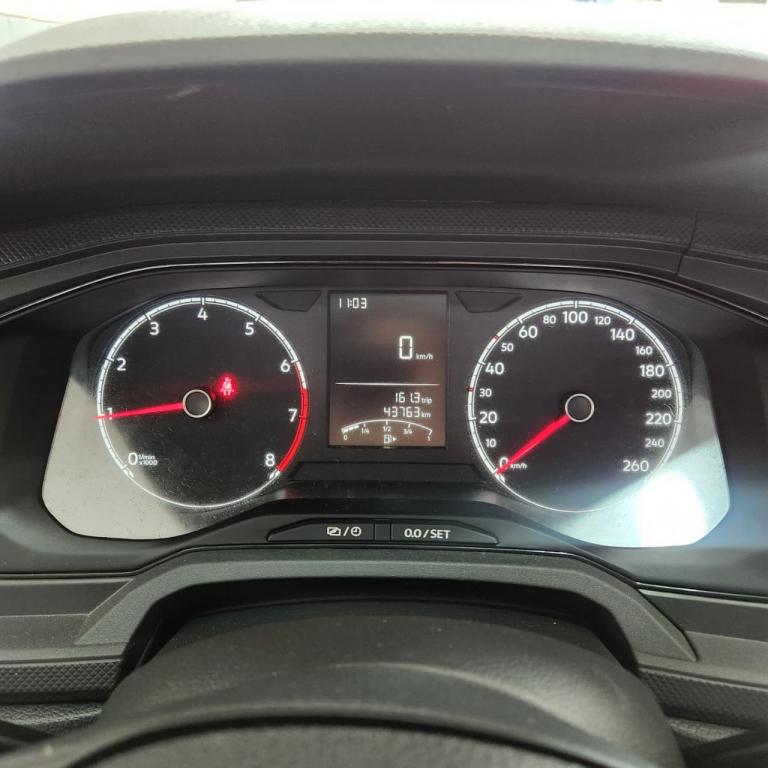 VOLKSWAGEN Polo Hatch - Foto