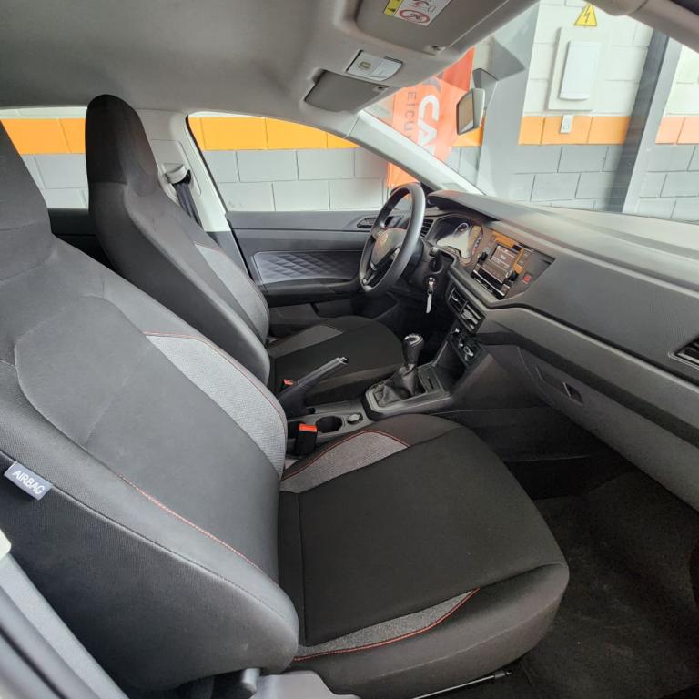 VOLKSWAGEN Polo Hatch - Foto