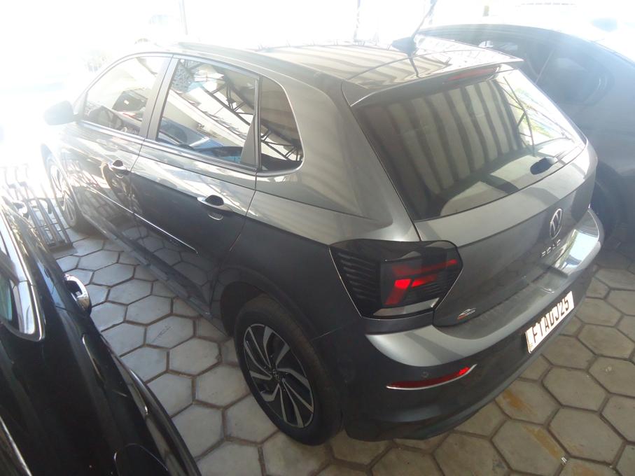 VOLKSWAGEN Polo Hatch - Foto