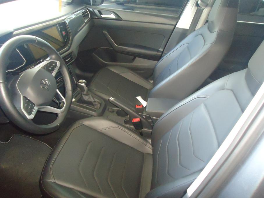 VOLKSWAGEN Polo Hatch - Foto