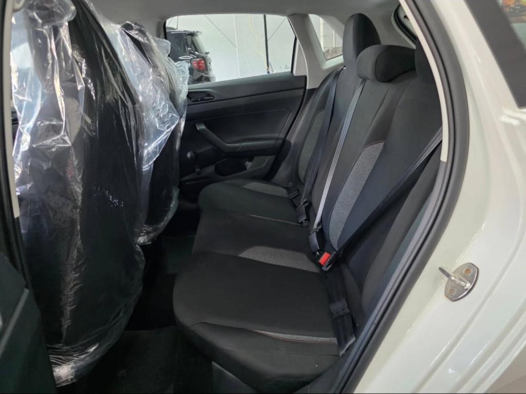 VOLKSWAGEN Polo Hatch - Foto