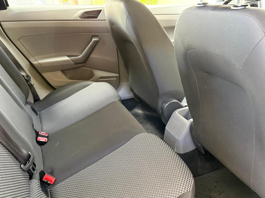 VOLKSWAGEN Polo Hatch - Foto