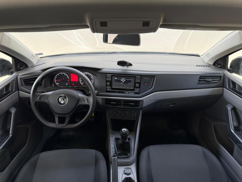 VOLKSWAGEN Polo Hatch - Foto