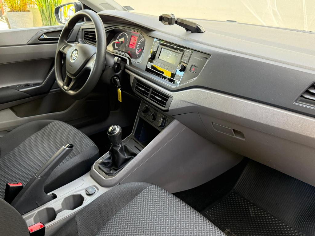 VOLKSWAGEN Polo Hatch - Foto