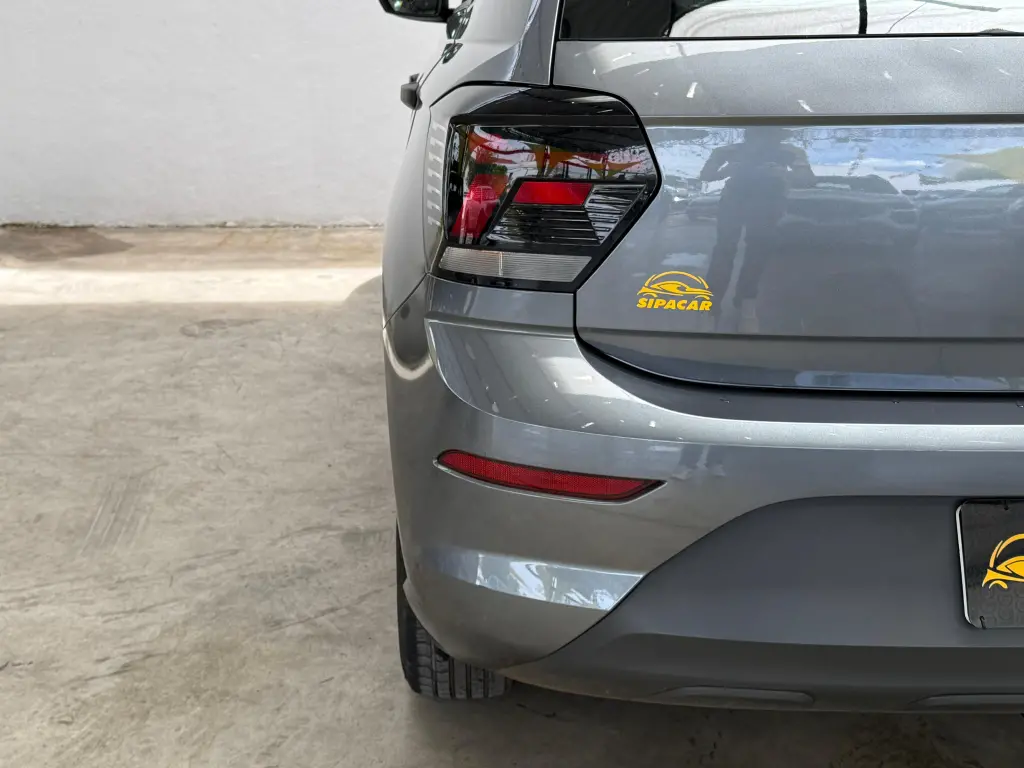 VOLKSWAGEN Polo Hatch - Foto