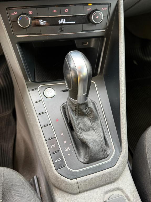 VOLKSWAGEN Polo Hatch - Foto