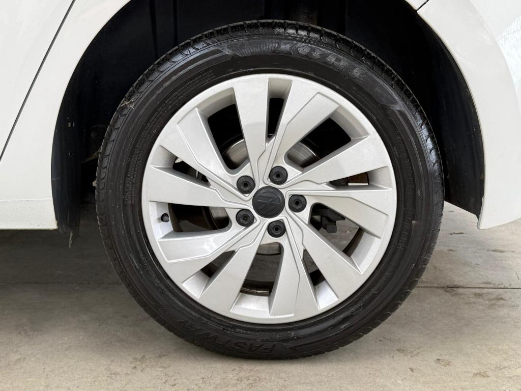 VOLKSWAGEN Polo Hatch - Foto