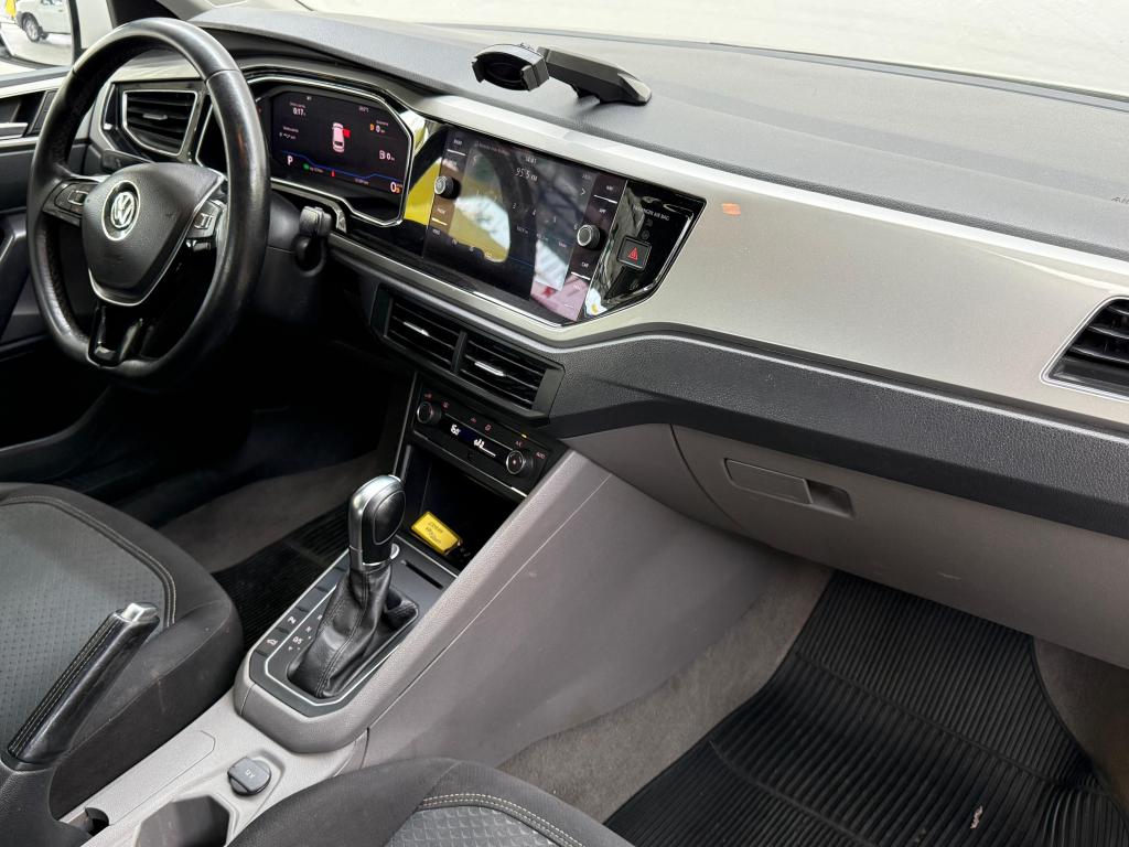 VOLKSWAGEN Polo Hatch - Foto