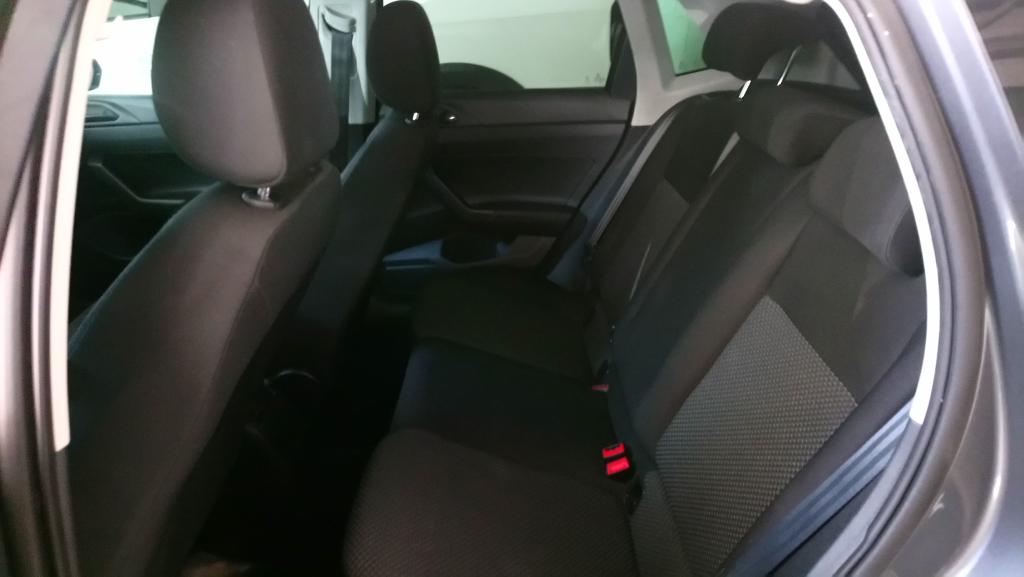 VOLKSWAGEN Polo Hatch - Foto