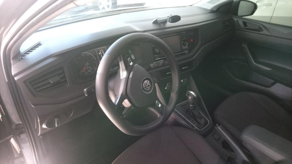 VOLKSWAGEN Polo Hatch - Foto