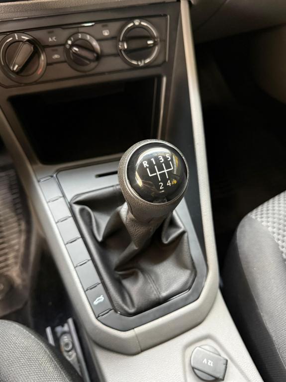 VOLKSWAGEN Polo Hatch - Foto