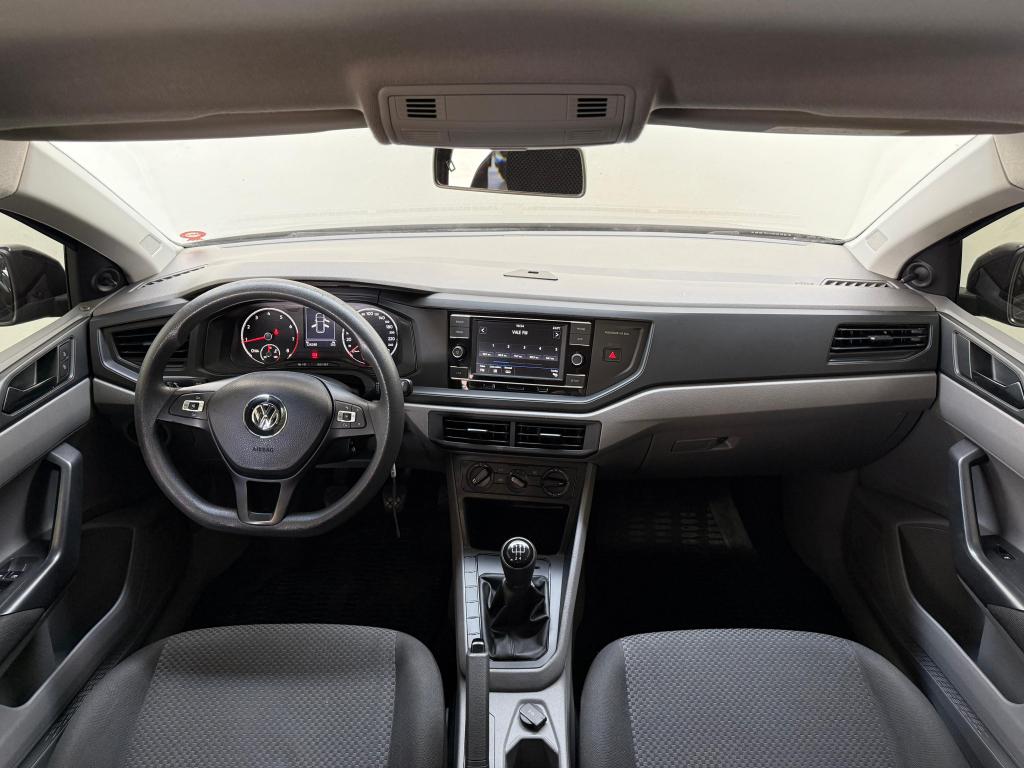 VOLKSWAGEN Polo Hatch - Foto