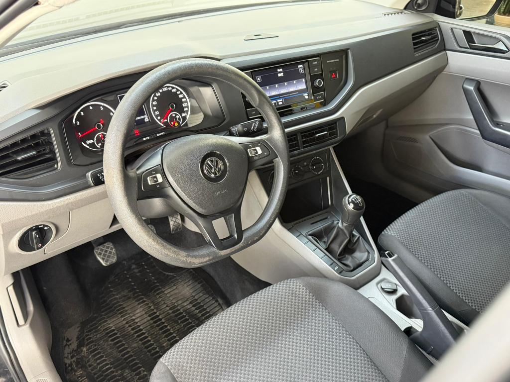 VOLKSWAGEN Polo Hatch - Foto
